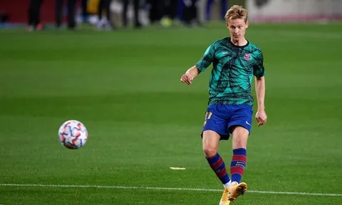 Frenkie de Jong cân nhắc lựa chọn giữa Chelsea và Paris Saint-Germain