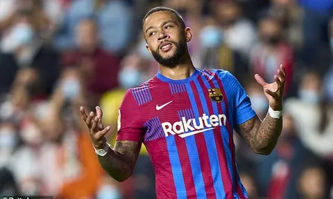 Tiền đạo Memphis Depay tìm đường rời Barcelona