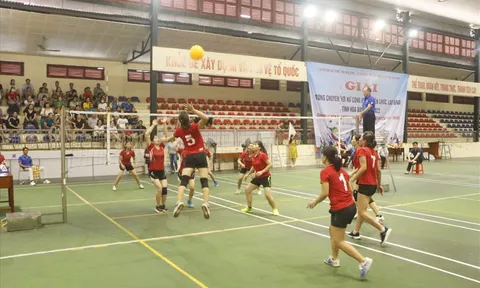 Giải Bóng chuyền hơi nữ Công nhân viên chức lao động tỉnh Hòa Bình năm 2022