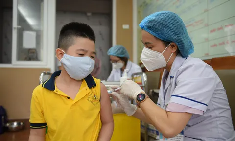 Tiêm vaccine phòng COVID-19 vì lợi ích bản thân, cộng đồng, tránh nguy cơ bùng phát dịch trở lại