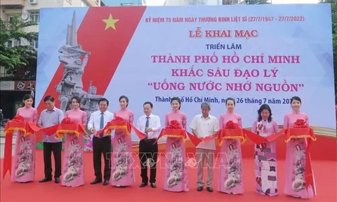 Triển lãm 72 hình ảnh khắc sâu đạo lý 'Uống nước nhớ nguồn'