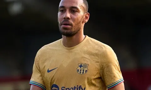 Tiền đạo Aubameyang không muốn rời Barcelona