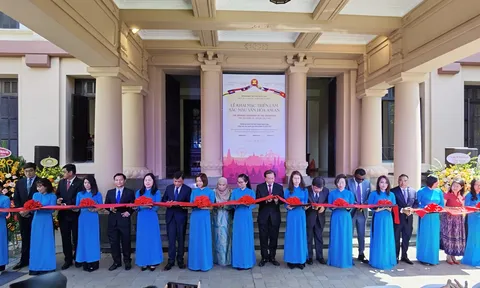Triển lãm Sắc màu Văn hoá ASEAN