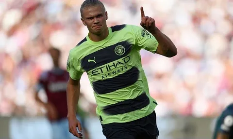 Tiền đạo Erling Haaland ghi tên mình vào lịch sử của Man City