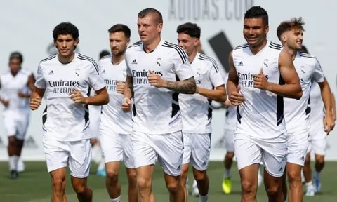 Huấn luyện viên Carlo Ancelotti và Real Madrid quyết giành Siêu Cúp châu Âu