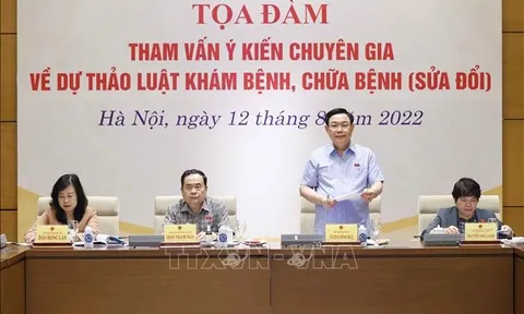 Chủ tịch Quốc hội dự Tọa đàm về dự thảo Luật Khám bệnh, chữa bệnh (sửa đổi)