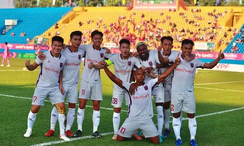 Becamex Bình Dương - Sài Gòn > 2-1: Đội khách chìm sâu trong khủng hoảng