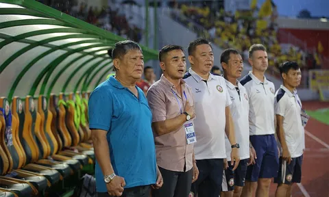 V.League 2022: Huấn luyện viên “đứt gánh giữa đường”