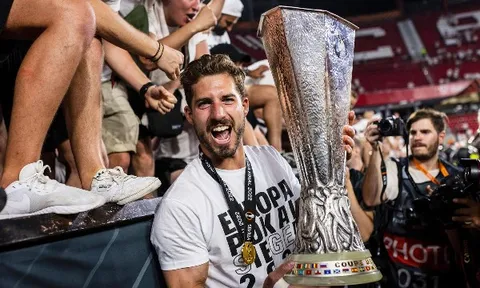 Thủ môn Kevin Trapp của Eintracht Frankfurt lọt vào tầm ngắm của Man United