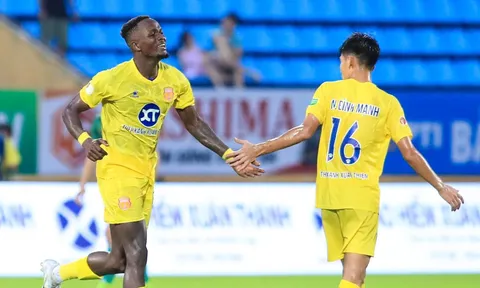 V.League 2022: Nam Định có tiền vẫn quen… sài “hàng dạt”