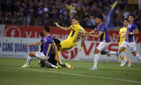 V.League 2022: Đi dễ khó về