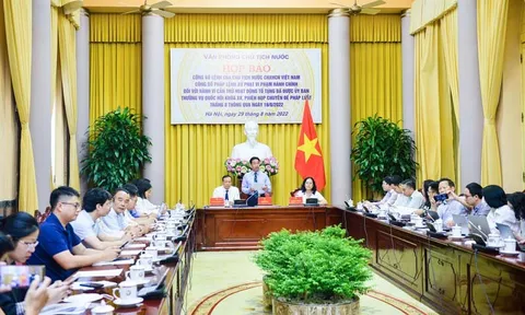 Nhà báo livestream ở phiên tòa sẽ bị xử phạt nặng hơn ghi âm, ghi hình mà không được sự đồng ý của Chủ tọa phiên tòa