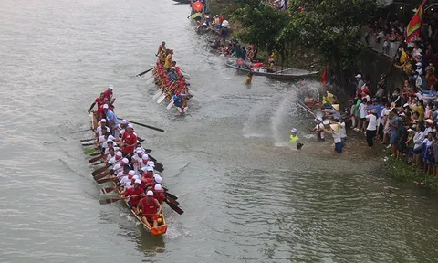Lễ hội đua, bơi thuyền truyền thống trên sông Kiến Giang