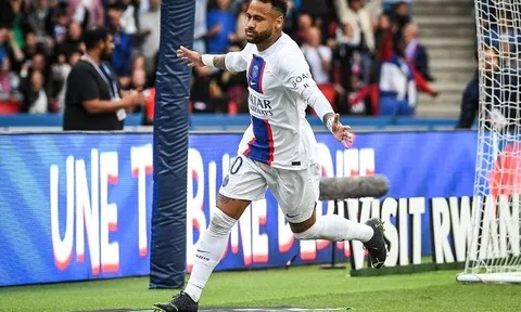 Neymar trở thành cầu thủ ghi bàn nhiều thứ 4 lịch sử PSG