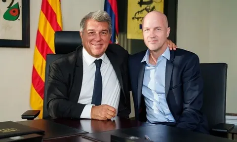 Con trai huyền thoại Johan Cruyff trở thành Giám đốc thể thao của Barcelona