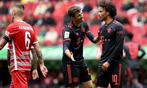 Thua sốc trên sân khách, Bayern Munich có khởi đầu tệ nhất 21 năm