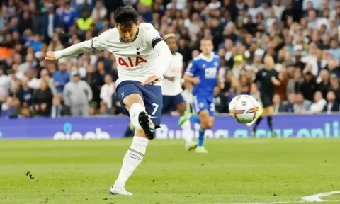 Huấn luyện viên Conte khen ngợi tiền đạo Son Heung-min sau hat-trick bàn thắng