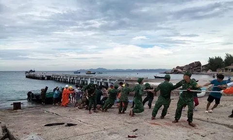 Thủ tướng tiếp tục ra công điện yêu cầu tập trung ứng phó khẩn cấp với bão số 4
