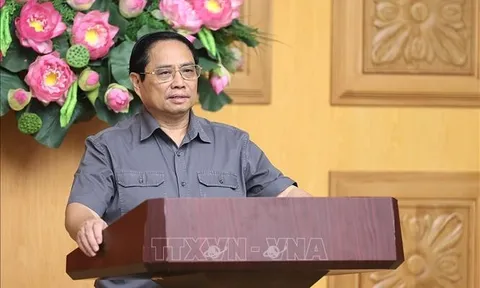Thủ tướng: Không để người dân đói, rét, không có chỗ ở sau bão, lũ