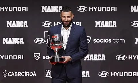Tiền đạo Benzema nhận 2 giải thưởng lớn trước ngày tái xuất đấu trường La Liga