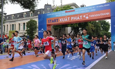 Giải chạy báo HàNộimới 2022: Nguyễn Thị Oanh, Trần Văn Đảng vô địch