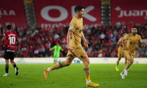 Lewandowski và huấn luyện viên Xavi lập kỷ lục ở đấu trường La Liga