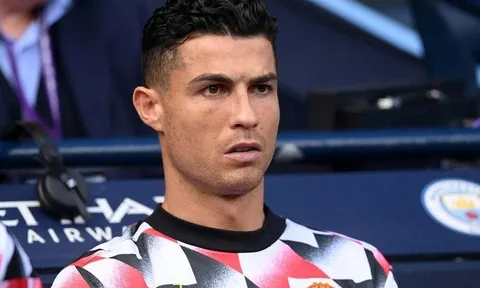 Vì sao C.Ronaldo không được ra sân trong trận derby thành Manchester?