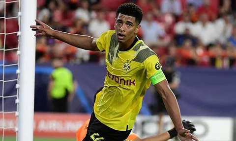 Dortmund thắng tưng bừng trên sân khách, "ngôi sao" 19 tuổi lập kỷ lục vô tiền khoáng hậu