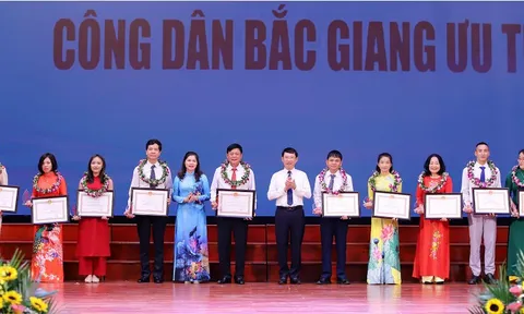 Nguyễn Thị Oanh và Phạm Tiến Sản trở thành 1 trong 10 “Công dân Bắc Giang ưu tú” năm 2022