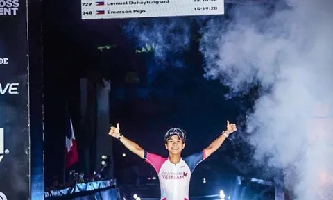 Lâm Túc Ngân hoàn thành đường đua IRONMAN vô địch thế giới 2022