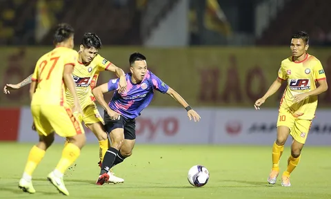 Trọng tài số 1 V.League lại sắp bị… treo còi