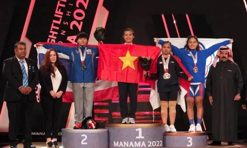 Phạm Thị Hồng Thanh lập hat-trick huy chương vàng tại giải vô địch Cử tạ châu Á 2022