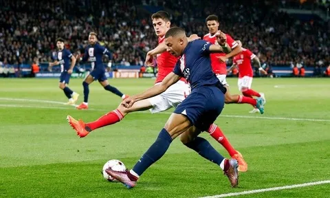 Mbappe lập công nhưng không thể giúp Paris Saint-Germain thắng Benfica