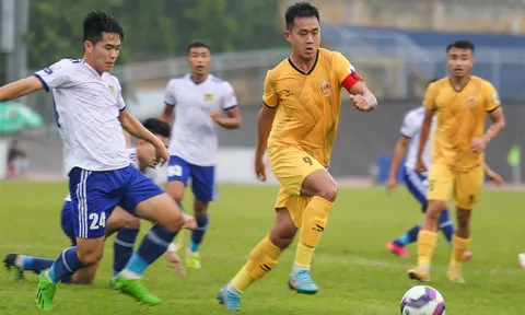 Giải hạng Nhất Quốc gia 2022: Dở khóc dở cười đua thăng hạng