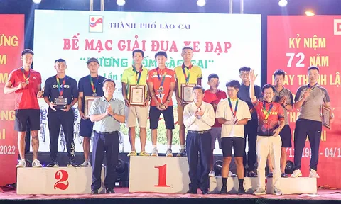 Bế mạc giải đua Xe đạp mở rộng “Hương cốm Lào Cai” lần thứ II