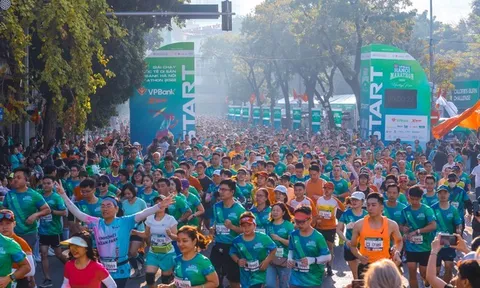 Trịnh Quốc Lượng, Nguyễn Thị Oanh vô địch giải VPBank Hanoi Marathon 2022