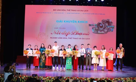 Trao giải cuộc thi ảnh “Nét đẹp phụ nữ Ngành Văn hóa, Thể thao và Du lịch”