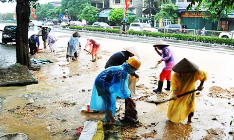 Hà Nội triển khai vệ sinh môi trường, phòng chống dịch mùa bão lũ cuối năm