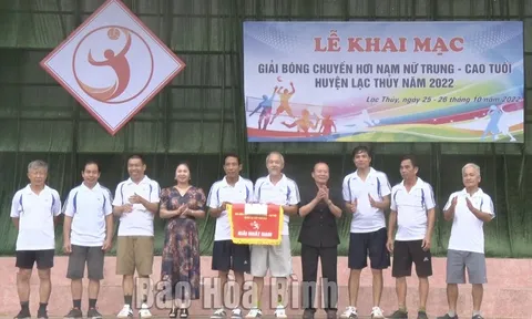 Giải Bóng chuyền hơi nam nữ trung, cao tuổi  huyện Lạc Thủy năm 2022