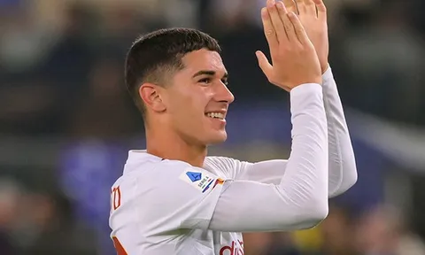 "Ngôi sao" 18 tuổi của AS Roma chạm cột mốc ấn tượng