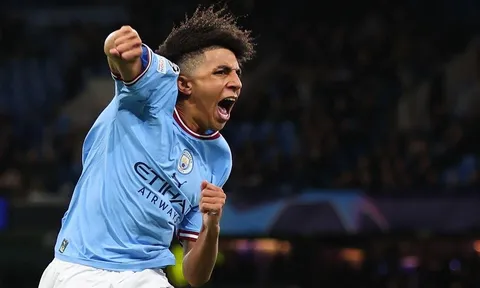 "Ngôi sao" trẻ Man City xô đổ kỷ lục của Benzema tại Champions League