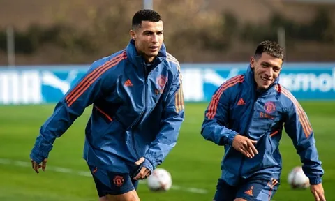 "Cristiano Ronaldo chỉ xứng đáng ngồi dự bị"