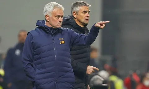 Huấn luyện viên Jose Mourinho nổi giận với học trò
