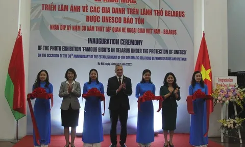 Khai mạc Triển lãm ảnh về các Địa danh trên lãnh thổ Belarus được UNESCO bảo tồn