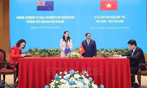 Thủ tướng Phạm Minh Chính và Thủ tướng New Zealand dự Lễ ký kết các văn kiện hợp tác
