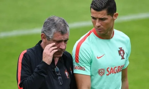 Huấn luyện viên Fernando Santos bảo vệ Cristiano Ronaldo