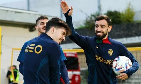 Bruno Fernandes khẳng định chưa biết về cuộc phỏng vấn của Cristiano Ronaldo