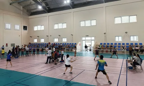 Giải Cầu lông Khối thi đua các trường chuyên nghiệp tỉnh Quảng Bình
