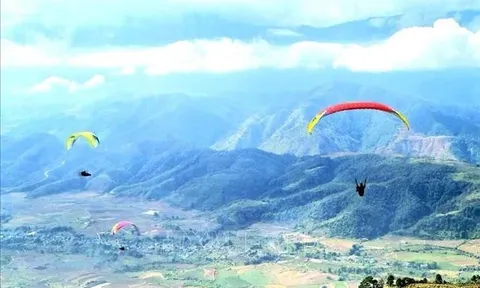 100 phi công tham dự giải Dù lượn đường trường Putaleng Việt Nam mở rộng 2022