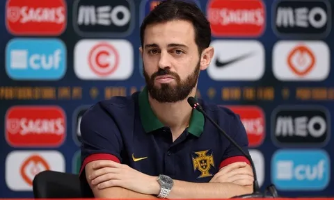 Tiền vệ Bồ Đào Nha khó chịu khi bị hỏi nhiều về sự cố của Ronaldo